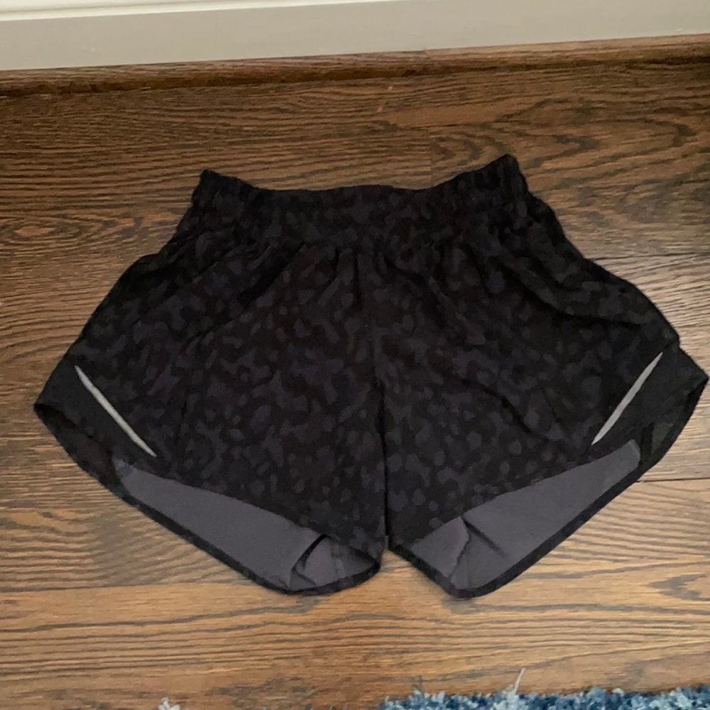 Lululemon Hotty Hot Short II *Long 4”